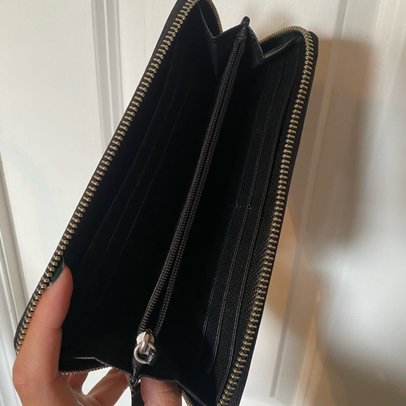 Purple floral Coach wallet - Picture 3 of 3